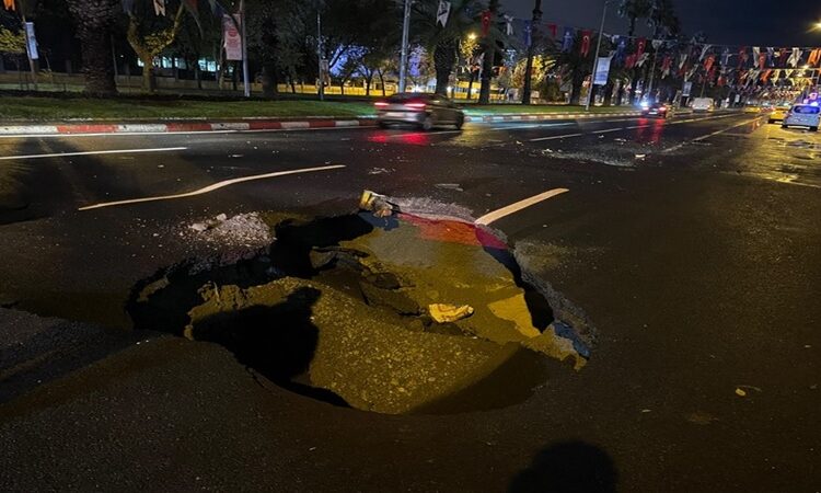çöken yol