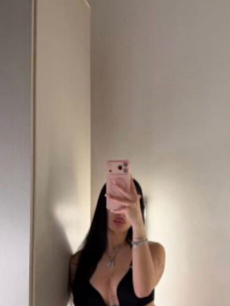 Büyük göğüslü SEKSİ escort Rüya — Mersin vitrin